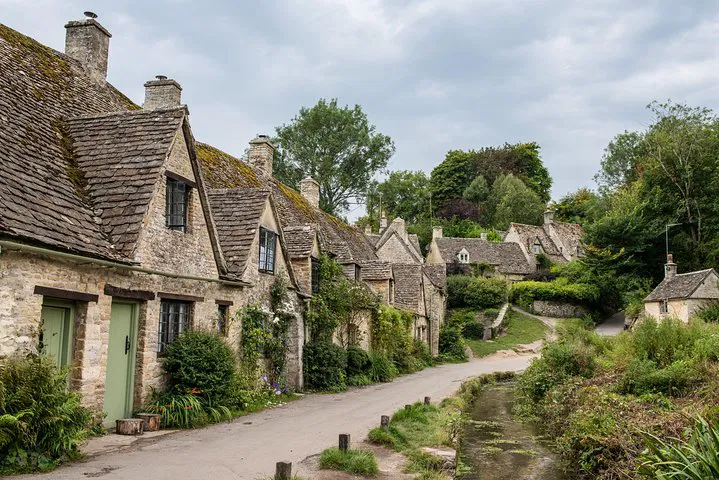 Cotswolds Private Tour from Southampton: See Top Sights!