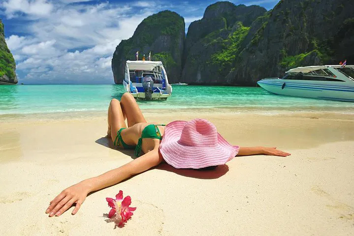 Phi Phi Islands Speedboat Adventure: Krabi's Tropical Paradise Awaits!