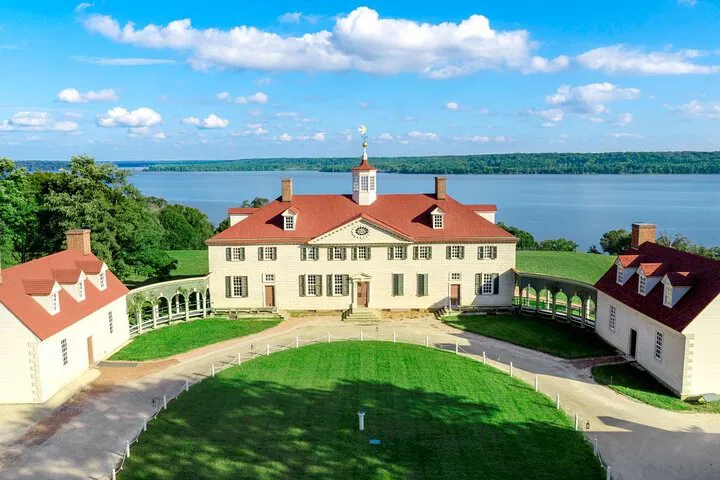 Unveiling History: Alexandria & Mount Vernon Private Tour from DC