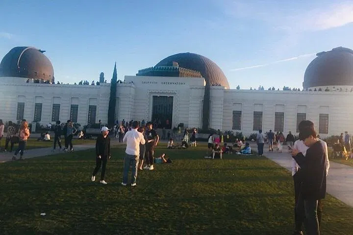 Cosmic Views & Hollywood Dreams: Griffith Observatory & Lake Hollywood Tour