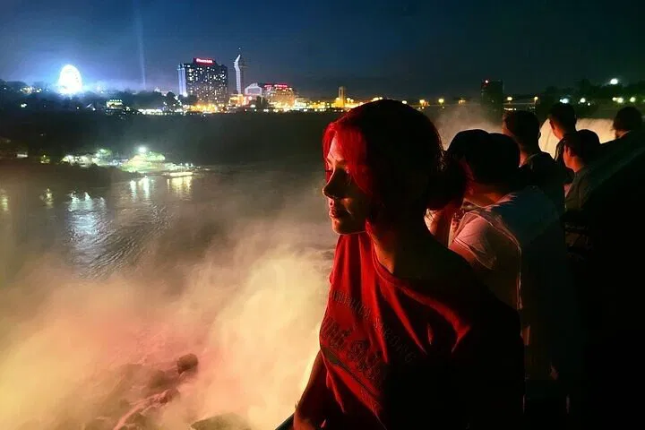 Niagara Falls Sunset Spectacle: A Private Illuminated Walking Tour