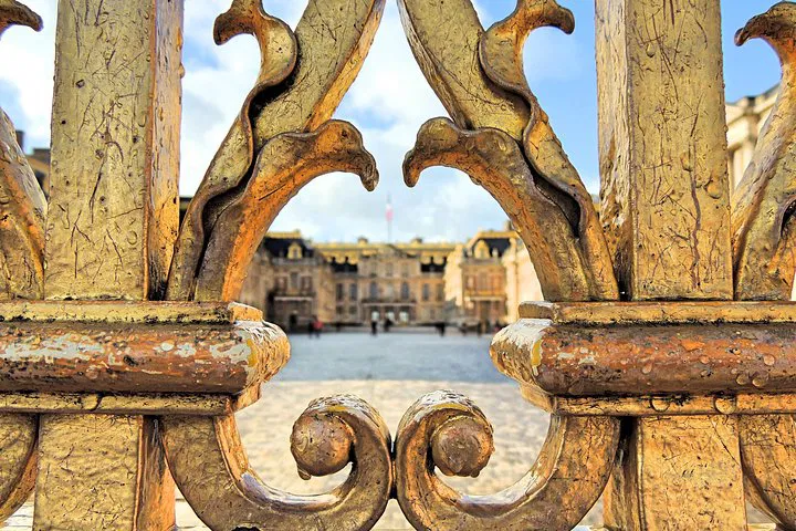 Versailles Palace: A Royal Day Trip with Gourmet Lunch from Paris
