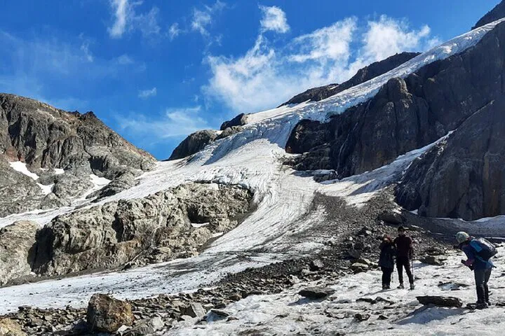 Conquer Vinciguerra Glacier: A Thrilling Ushuaia Trekking Adventure