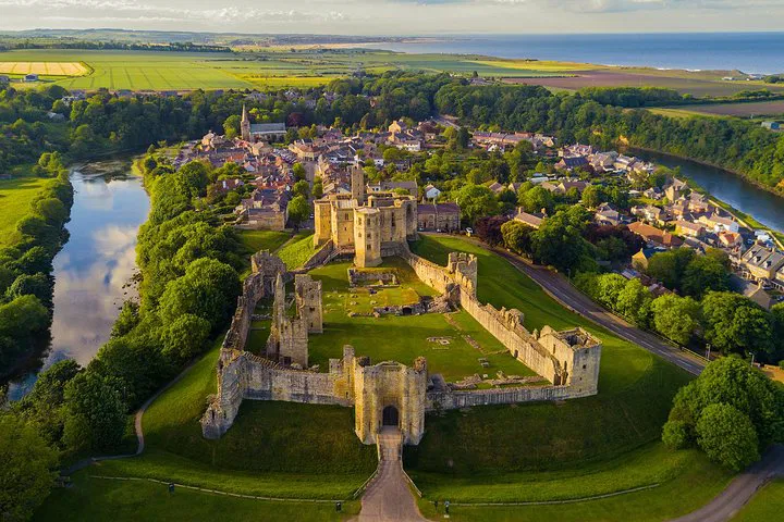 Alnwick & Warkworth Castles: Percy Family Strongholds Tour
