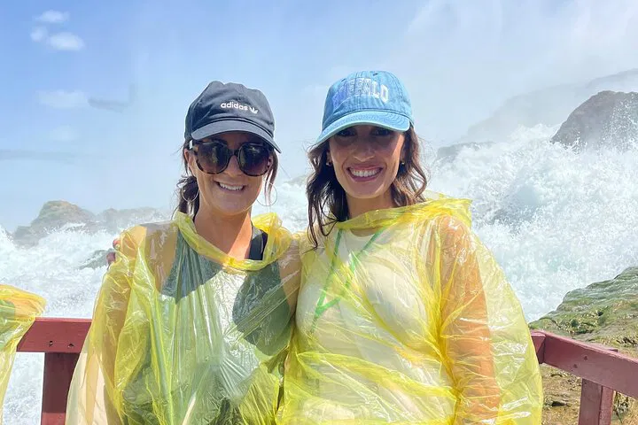 Unveiling Niagara: An American Side Adventure with Maid of the Mist!