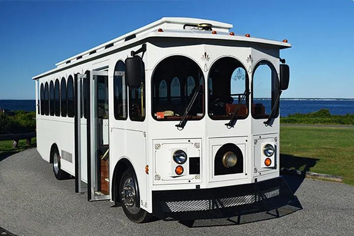 Newport RI Mansions Trolley Tour: See Gilded Age Homes