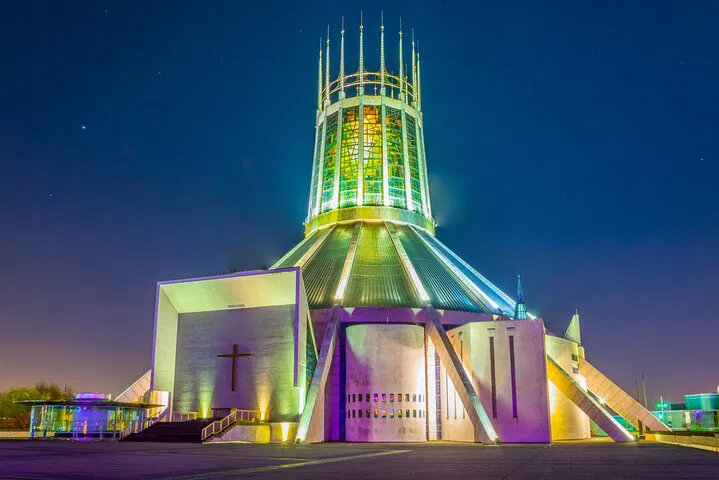 Liverpool's Twilight Secrets: A Luxurious Private Car Expedition