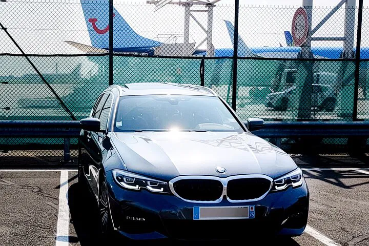 Effortless Paris Arrival: Private Orly Airport Transfers