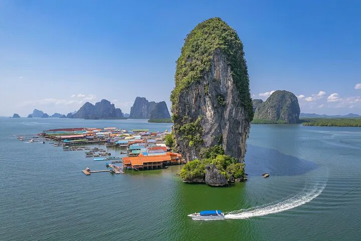 Phang Nga Bay Adventure: Catamaran, Caves & James Bond Island!