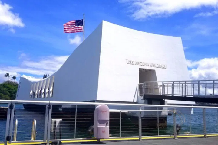 Pearl Harbor & Honolulu: A Moving Journey Through History