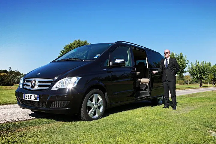 Stress-Free Paris-Brussels Transfer: Your Door-to-Door Private Ride