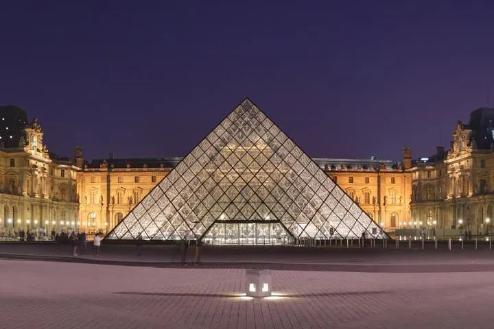 Louvre Adventure: Engaging Kids' Private Art Tour