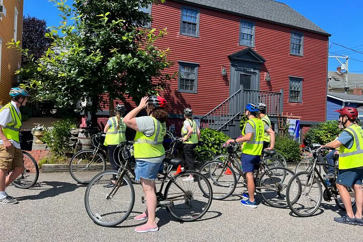 Portsmouth's Pedaled Past: Uncover History on Two Wheels!
