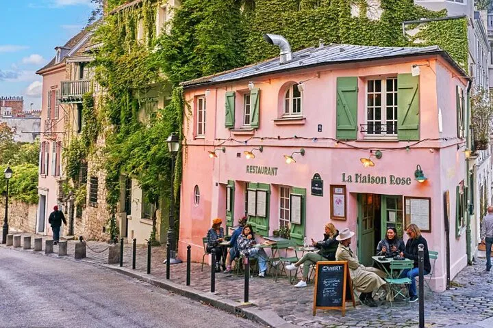 Montmartre Tour: Art, Views & Parisian Charm