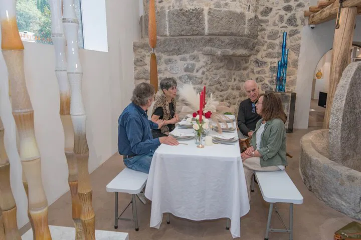 Art Glass Dining: A Culinary Masterpiece in a Glass Canvas