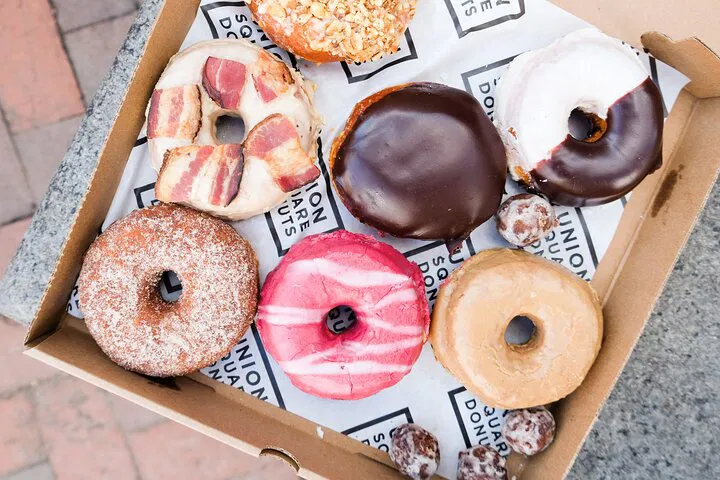 Harvard Square Donut Adventure: A Deliciously Sweet Walking Tour