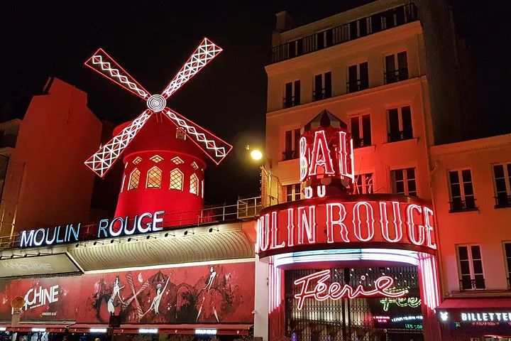 Enchanting Montmartre: A Parisian Night Unveiled