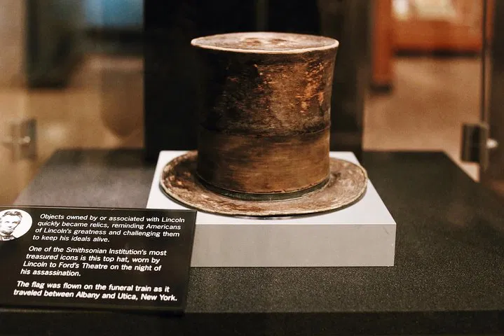 Uncover American History: Exclusive Guided Museum Tour in DC