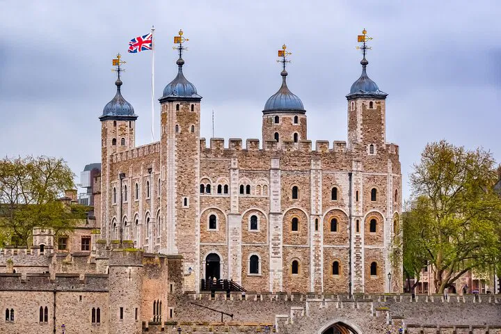 Unveiling London's Majesty: A Bespoke Car Tour Adventure