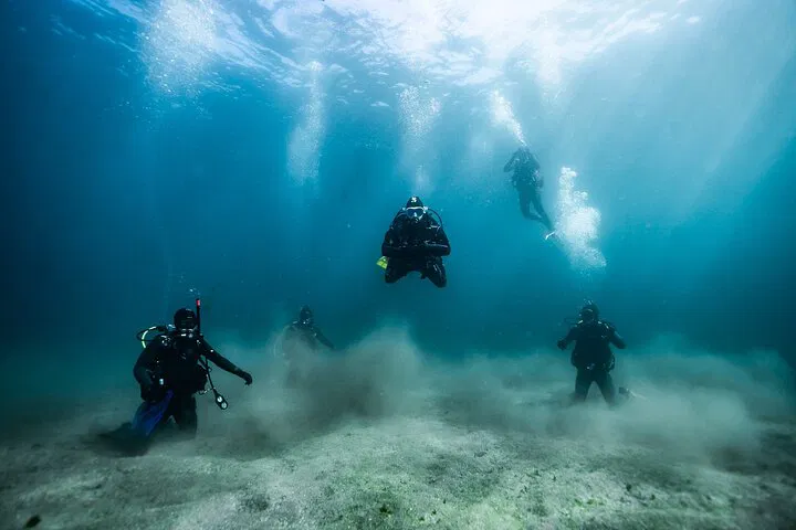 Unlock Underwater Adventures: PADI Open Water Certification in San Diego & Belize!