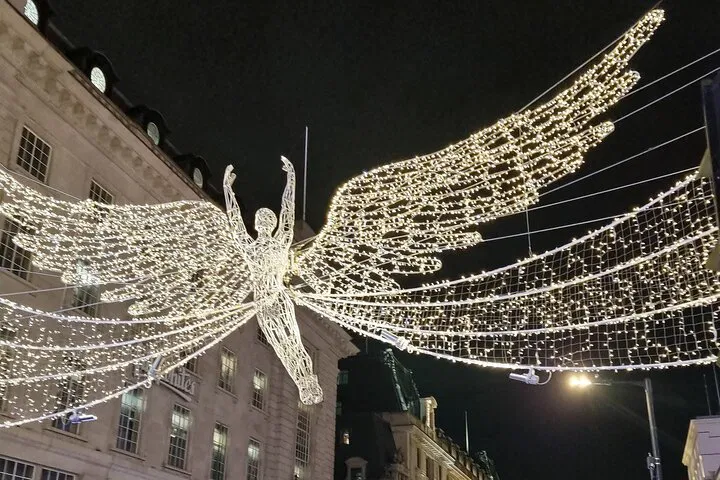 London's Sparkling Christmas Lights: A Festive Walking Tour!