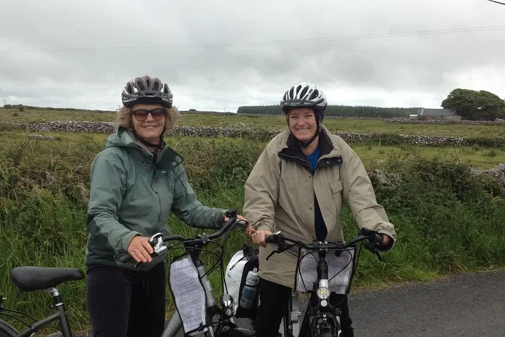 Burren E-Bike Tour: Private Ride to Ancient Tomb