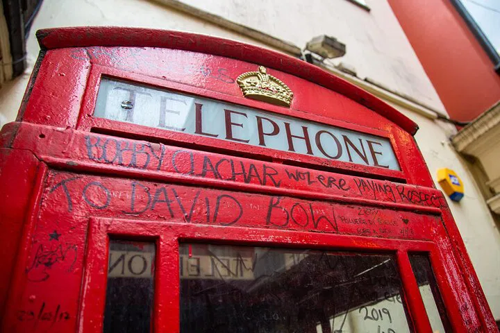Rock 'n' Stroll: Uncover London's Soho Music Secrets!