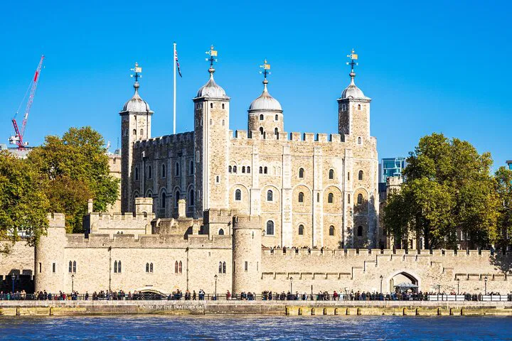 Tower of London Tour: Crown Jewels & Tower Bridge