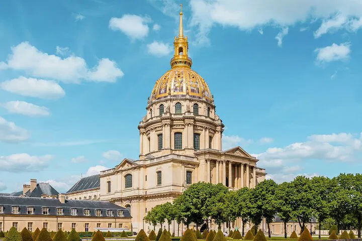 Unveiling French History: Explore Napoleon's Tomb & Army Museum