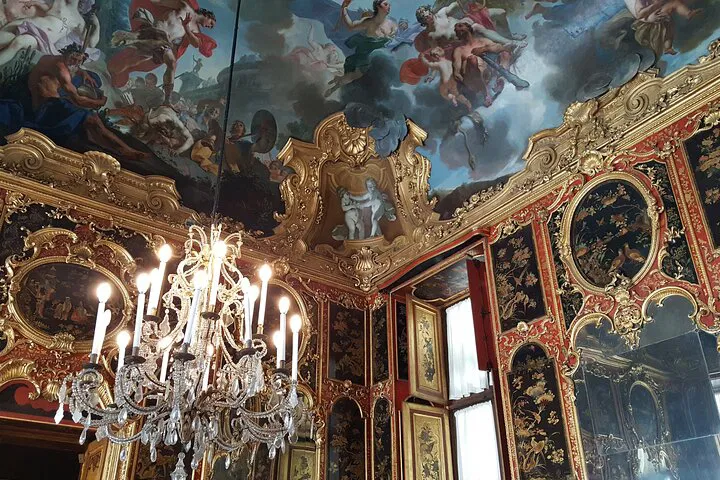 Turin Royal Palace: A Kid-Centric Historical Adventure with Armory & Shroud!