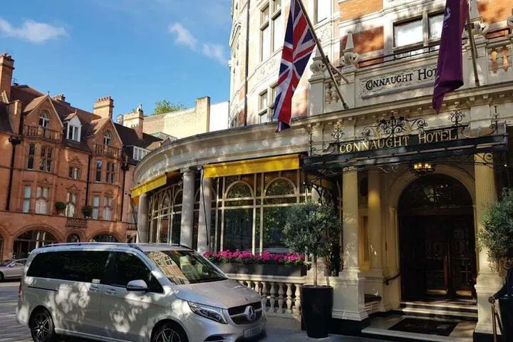 Luxury London Arrival: Stress-Free Private Transfer in Style