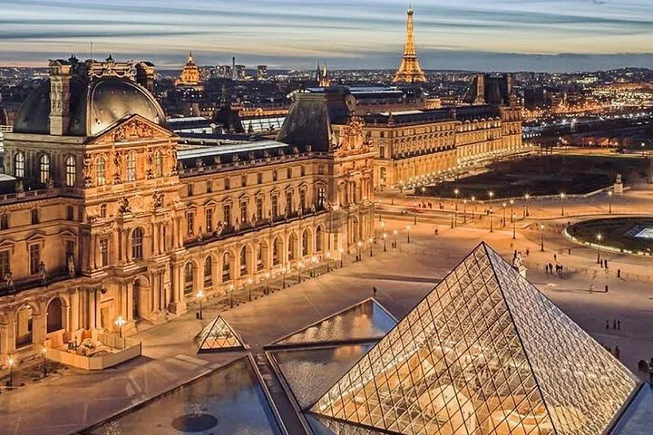 Louvre Museum: Unveiling Art History with the Mona Lisa