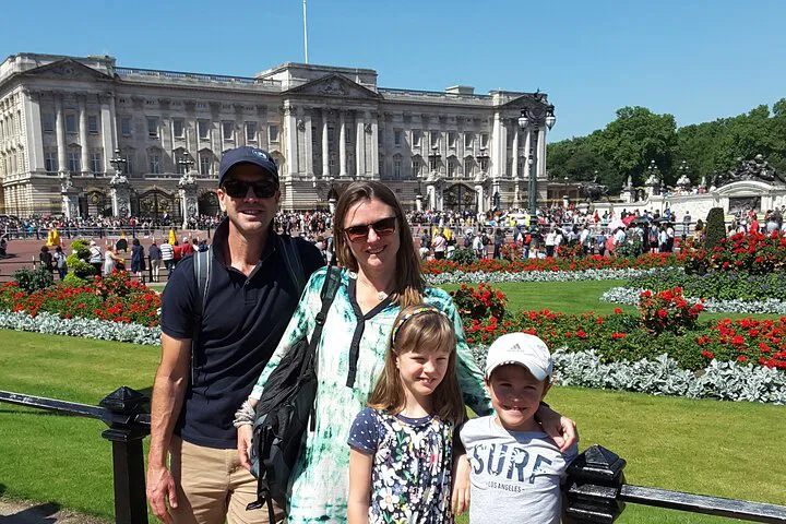 Royal London Kids Tour: History Fit for a King!
