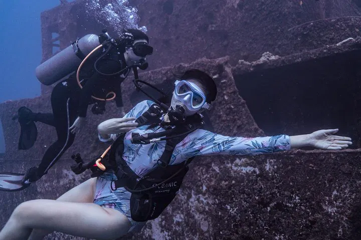 Oahu's Waikiki Wreck Dive: Explore Underwater Wonders (Certified Divers)