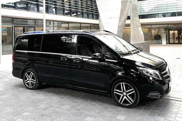 Stress-Free Dublin Airport Transfer: Luxury Van Experience
