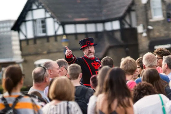 Tower of London: Early Access & Crown Jewels Tour