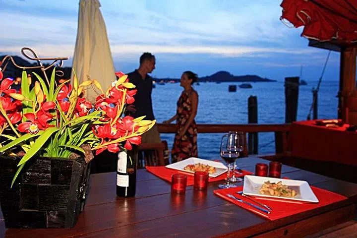 Koh Samui Sunset Dinner Cruise: Romantic Thai Dining Experience