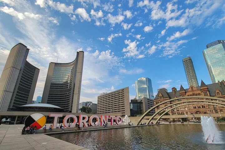 Toronto City Tour in Spanish: See Top Landmarks!