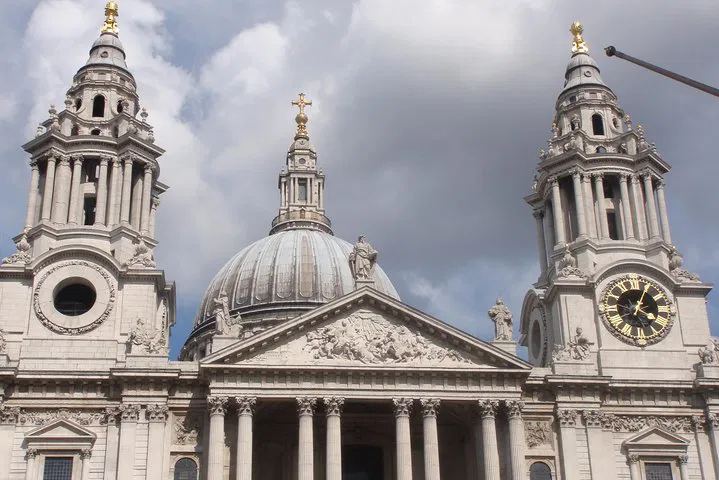 Uncover London's Essence: A Tailored Private Tour Experience