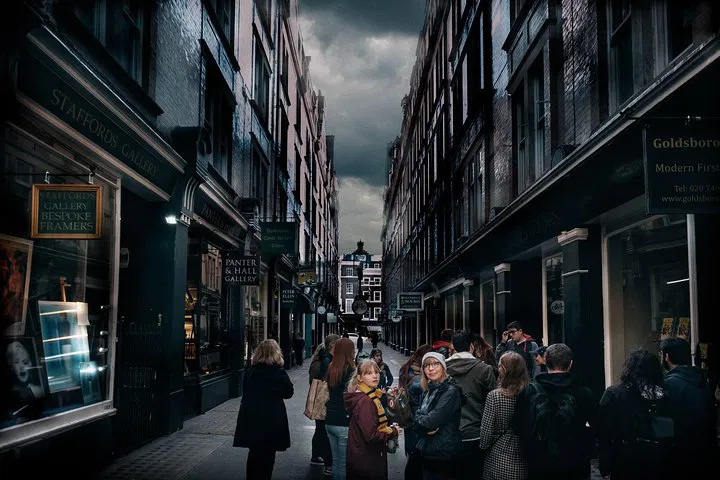 Step into the Wizarding World: Original Harry Potter Mandarin Tour!