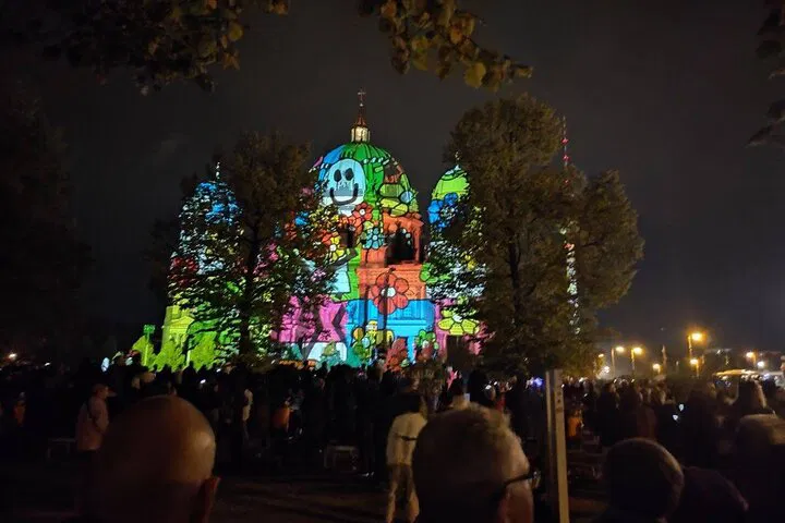 Berlin Lights Tour: See the City Sparkle!