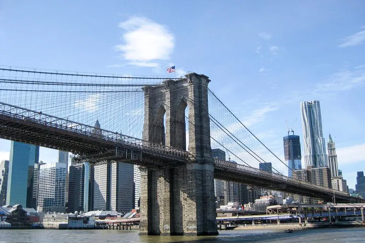 NYC Contrasts: Liberty Ticket & Iconic Boroughs Tour
