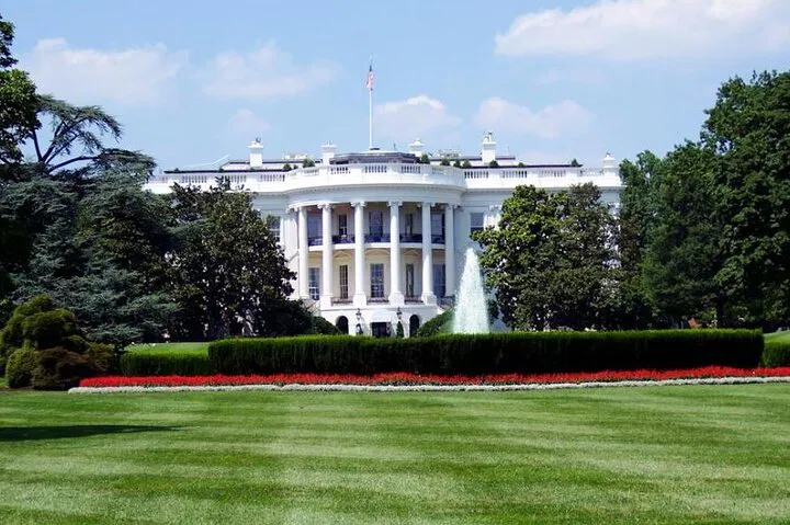 Discover DC's Treasures: A Personalized National Mall Adventure