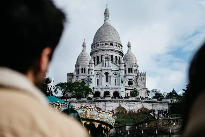 Discover Bohemian Paris: Montmartre & Sacré Coeur Private Tour