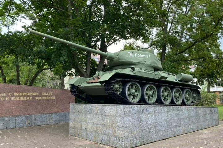Unveiling Berlin's Hidden WWII History: A Private Vehicle Tour