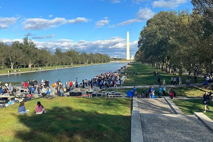 Luxury DC Sightseeing: Explore the Capital in Style