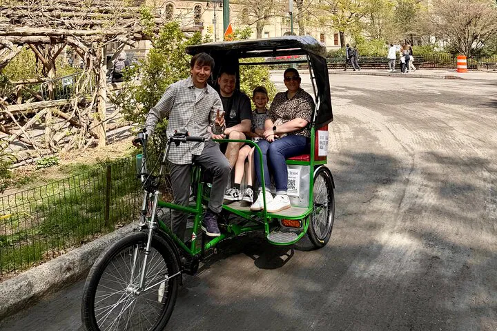 Discover Central Park's Secrets: A Luxurious Pedicab Adventure