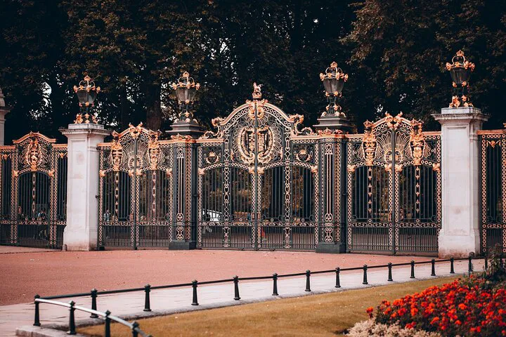 Royal London Tour: Buckingham Palace Tickets & Royal History