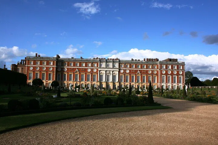 Uncover History: Hampton Court, Stonehenge & Roman Bath Private Tour