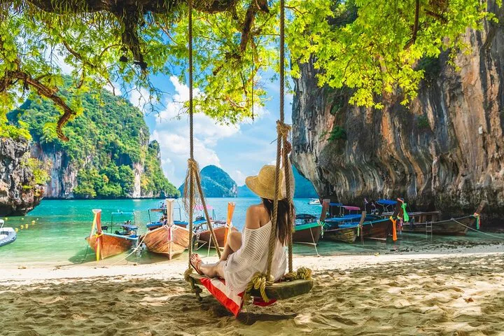 Unveiling Krabi's Paradise: Hong Island Speedboat Adventure